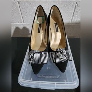 Caparros Bow Heels